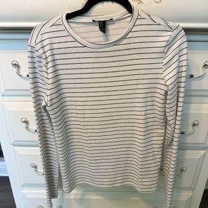 Forever 21 Black and white stripped sweater